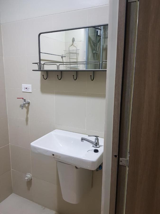Aparthotel Comfortable 1-bedroom Unit With Balcony At Fame Residences *