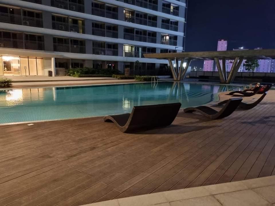 Aparthotel Comfortable 1-bedroom Unit With Balcony At Fame Residences Mandaluyong