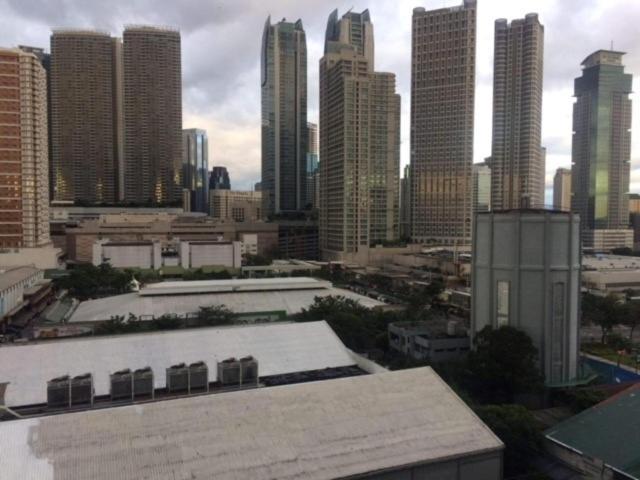 Comfortable 1-bedroom Unit With Balcony At Fame Residences Aparthotel *